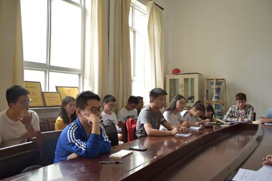 说明: C:\Users\lenovo\Desktop\主题党团日照片\3.毕业党员交流会2019-06-04\002.JPG